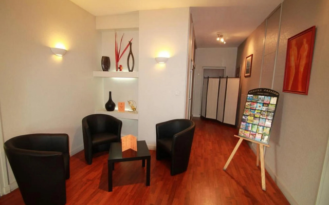 Adonis Lyon Est Hôtel Artys