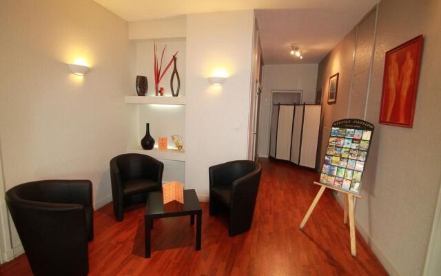 Adonis Lyon Est Hôtel Artys