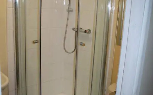 Russell Scott Backpackers Hostels