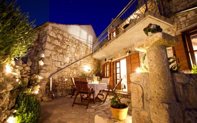 Holiday house Masa - with pool: Milna (Brac), Island Brac