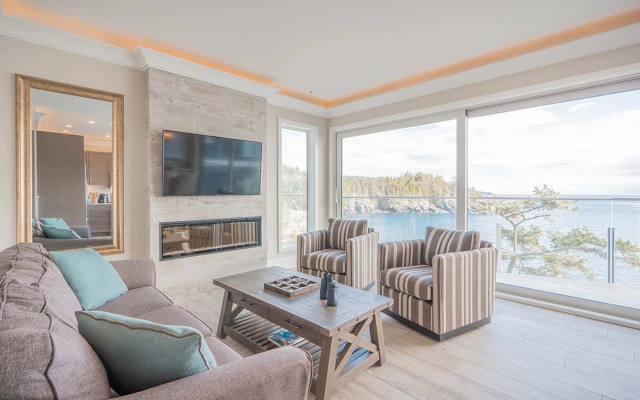 SookePoint Ocean Cottage Resort