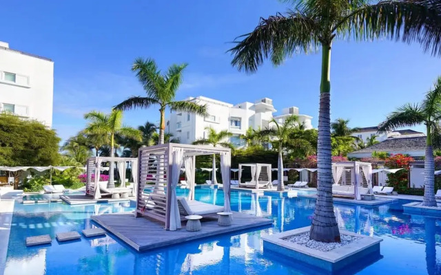 Oceanfront Penthouse Hot Tub Daily Cabana