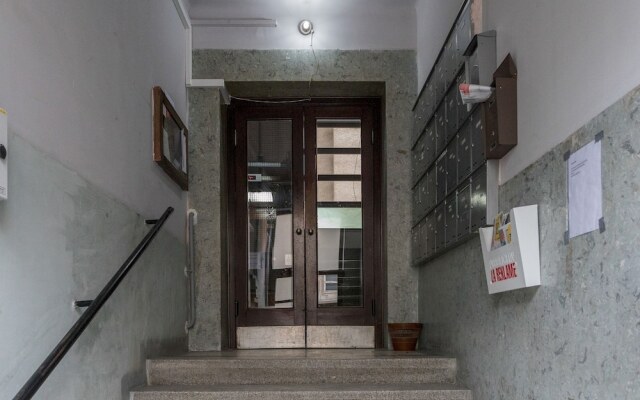 Spacious 2BDR Apartment few steps from City Center