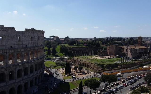 Colosseum Corner