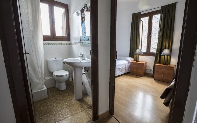 Abadia De Montenartro Hostel