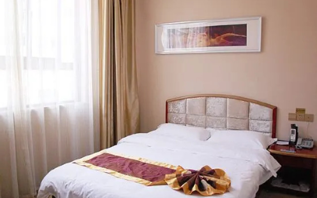 Xingshan Luoma Holiday Hotel