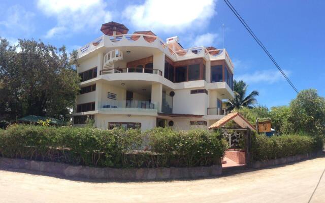 Hotel La Laguna Galapagos
