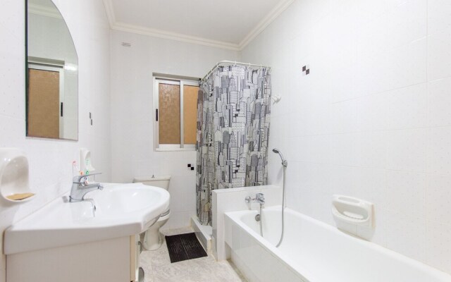 Pool and Sea, charming Merill Apart 4