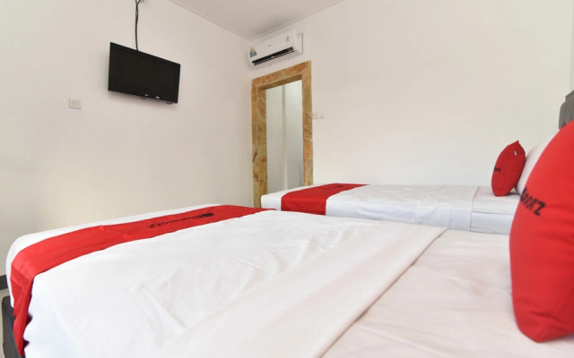 Rasa Sayang Beach Inn by RedDoorz
