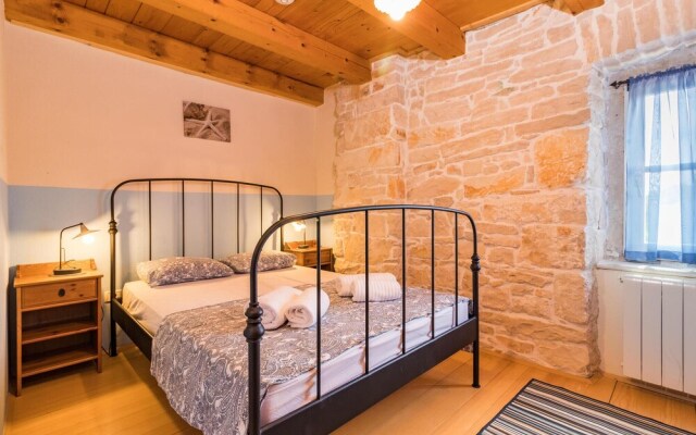 Nice Home in Liznjan With Sauna, Wifi and 4 Bedrooms