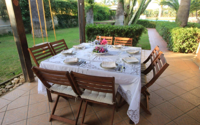 Villa Carlotta Resort