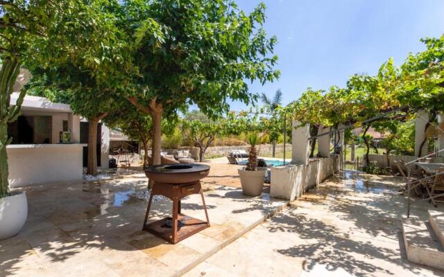 Smashing little house with AC and pool - Dodo et Tartine