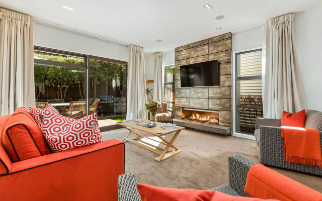 Central Queenstown 3-Bed Villa by Staysouth