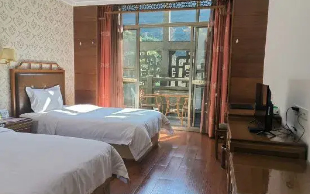 Jixiang Tiankeshe Hotel