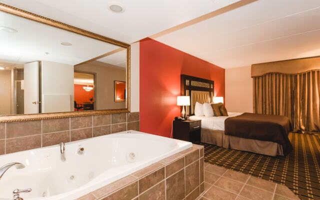 Ramada Plymouth Hotel And Conference Center