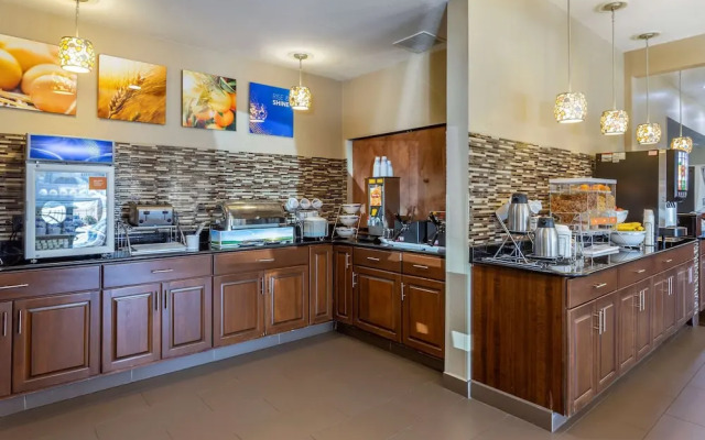 Comfort Inn and Suites North Aurora