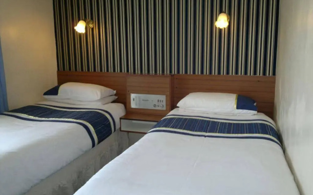 Hunters Lodge Motel