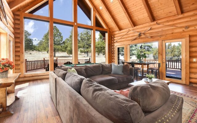 FlagRanch - 4 Br cabin by RedAwning