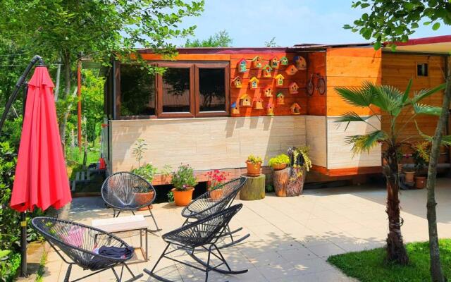 House & Yard Sesil L 90 m to beach