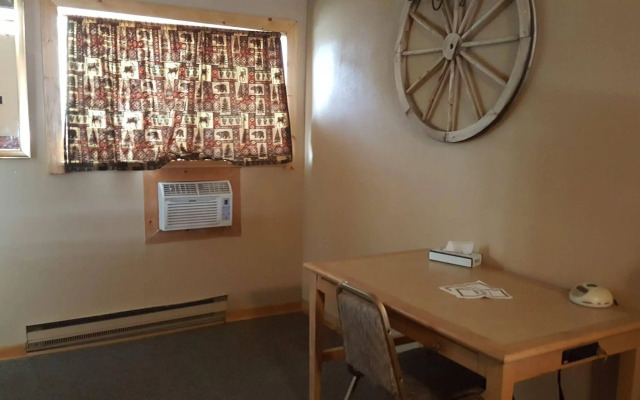 Trails End Motel