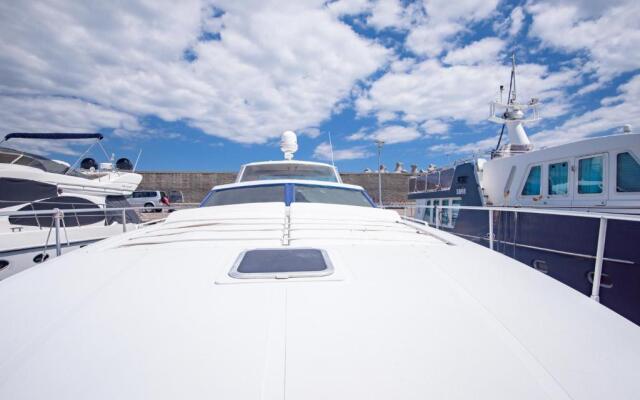 Hakuna Matata - Living a perfect life, Yacht Pershing 52