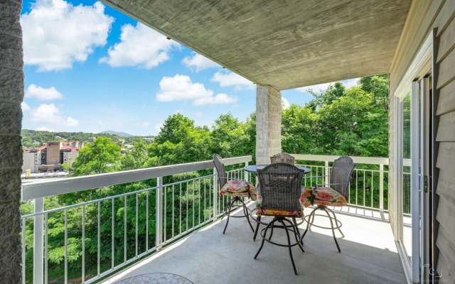 Whispering Pines by Vtrips