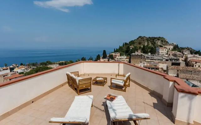 Giardino Degli Aranci With Terrace by Wonderful Italy