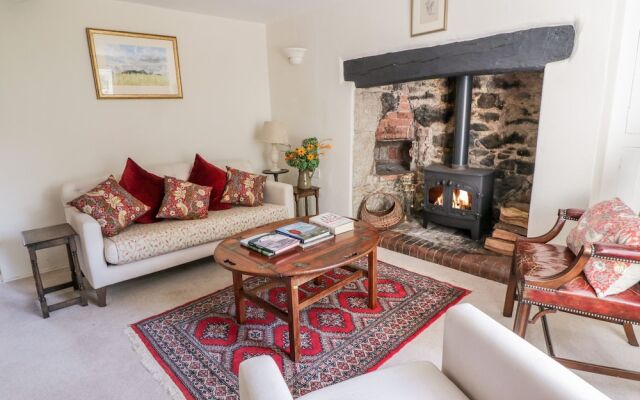 Spinsters Rock Cottage