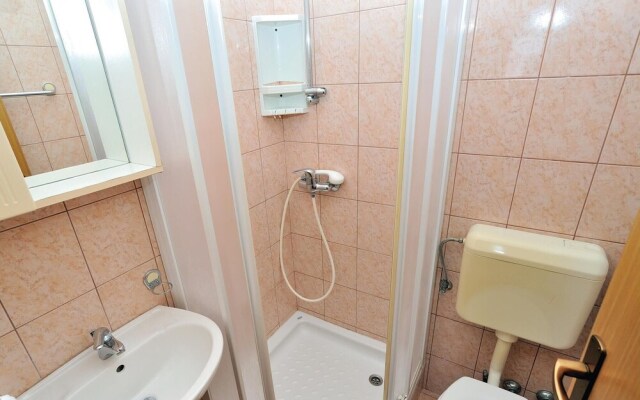 Nice Home in Privlaka With Wifi and 1 Bedrooms