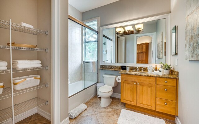 Luxury House With Private Acreage - Near Golfing!