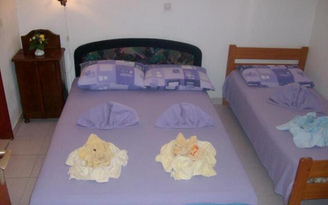 Apartments Bob - 10m from the sea