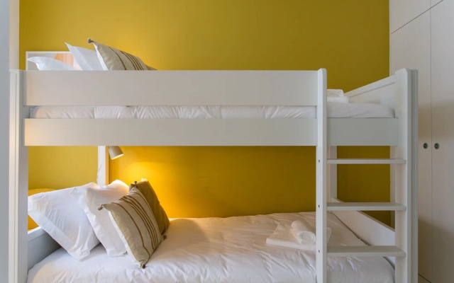 ALTIDO Luxurious 3-bedroom Apt with Terrace in Intendente