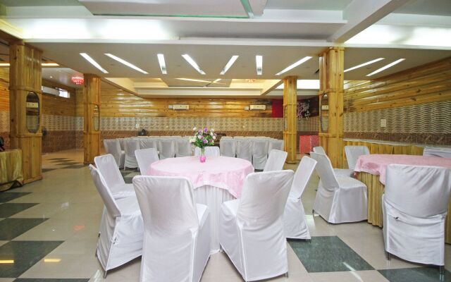 OYO 9388 Yash Hotel