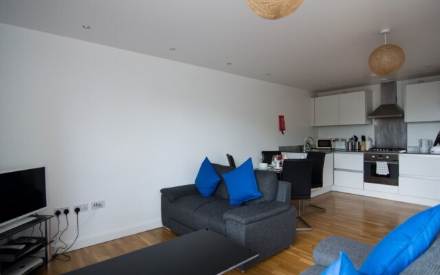 City Centre Hermitage 1 Bedroom Serviced Apartment + Parking