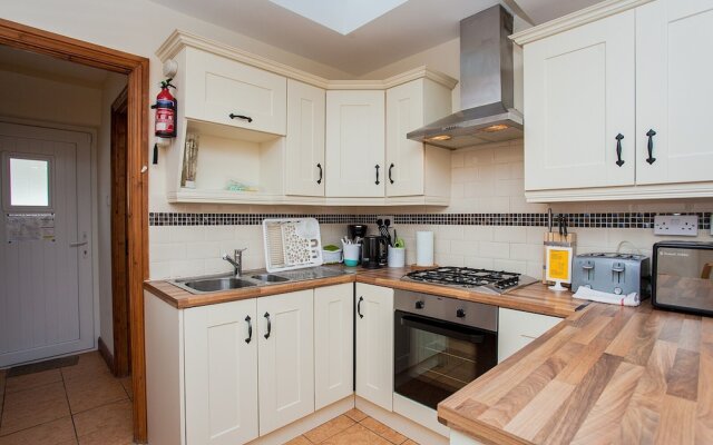 Central 3 Bedroom Townhouse Near O'Connell Street