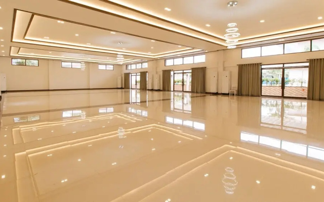 RedDoorz Premium @ Trece Indang Road