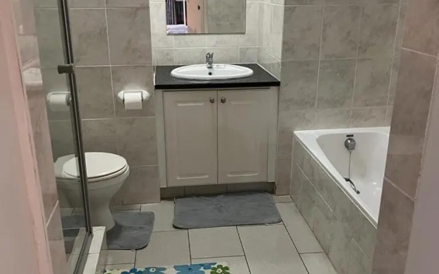 201 St Tropez, South Coast