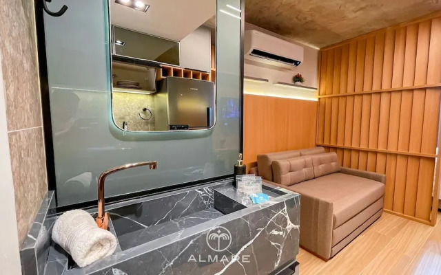 Setai Yacht Premium II - By Almare Flats