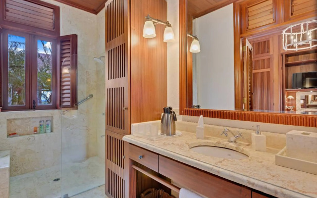 Magnificent Eight Bedroom Holiday Home