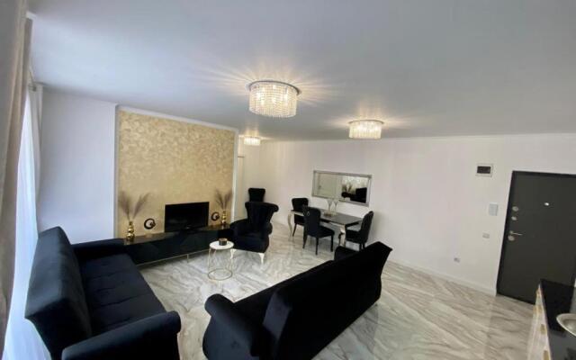 Luxury Apartament & Parking