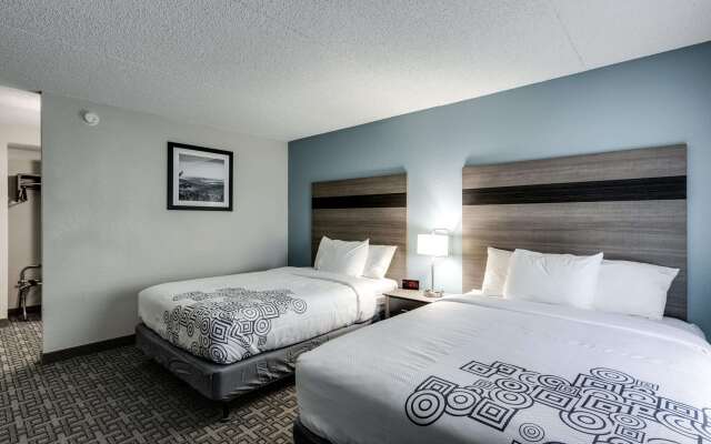 Days Inn & Suites by Wyndham Spokane