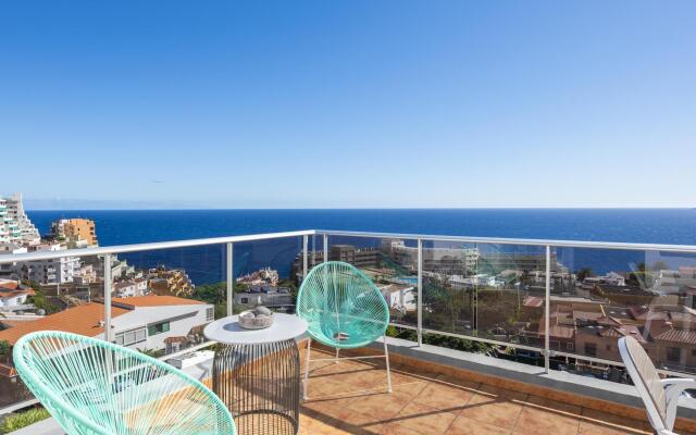 Boutique loft with BBQ terrace and ocean views
