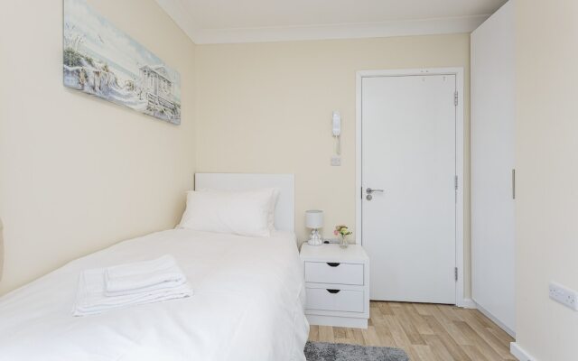 Blackberry - Stylish Self-contained Flats in Soton City Centre