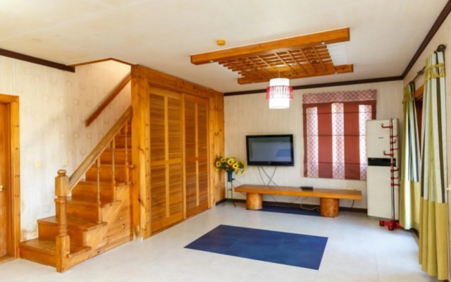 Yangyang Seorak Badanamuro Pension