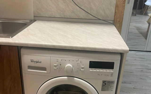 Colonel apartment 858