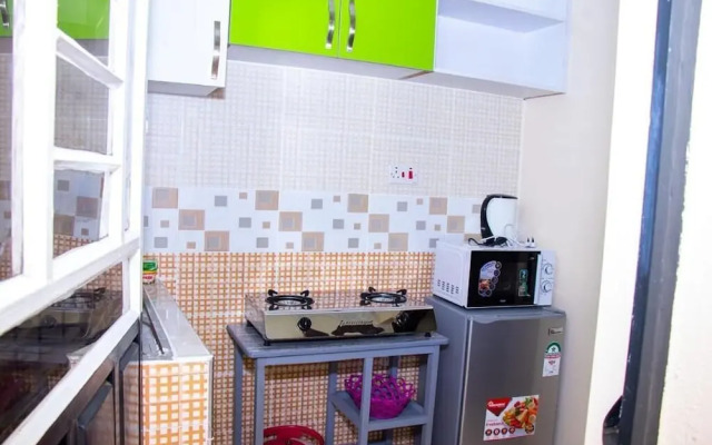 Lux Suites Nataliz Apartments Utawala