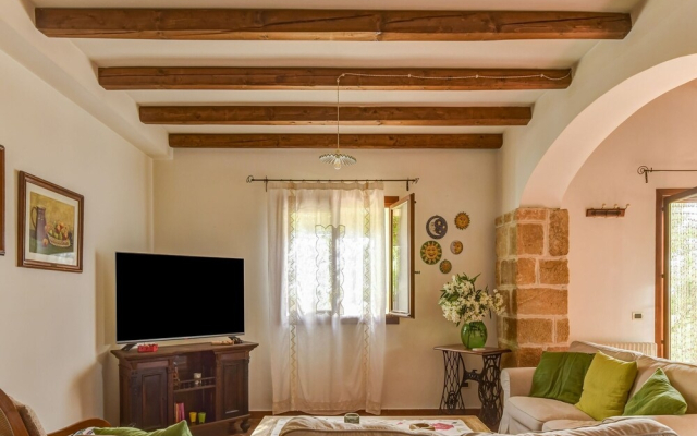 Sun-kissed Holiday Home in Salemi With Garden