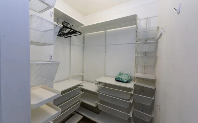 Delightful 2 Bedroom Near CBD