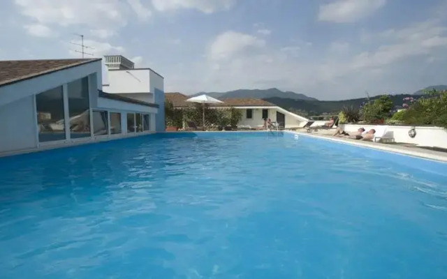 Regal Residence