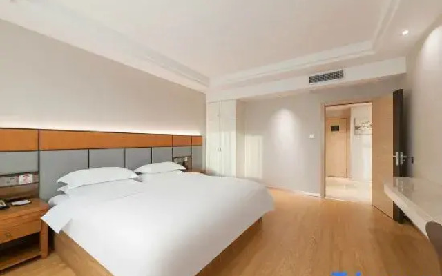 Home Inn Ruibai Cloud Hotel (Longyan Railway Station Zhongshan Road Branch)